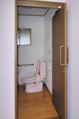 トイレと車椅子対応ドアイメージ